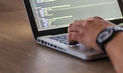 Código fonte e automação de desenvolvimento